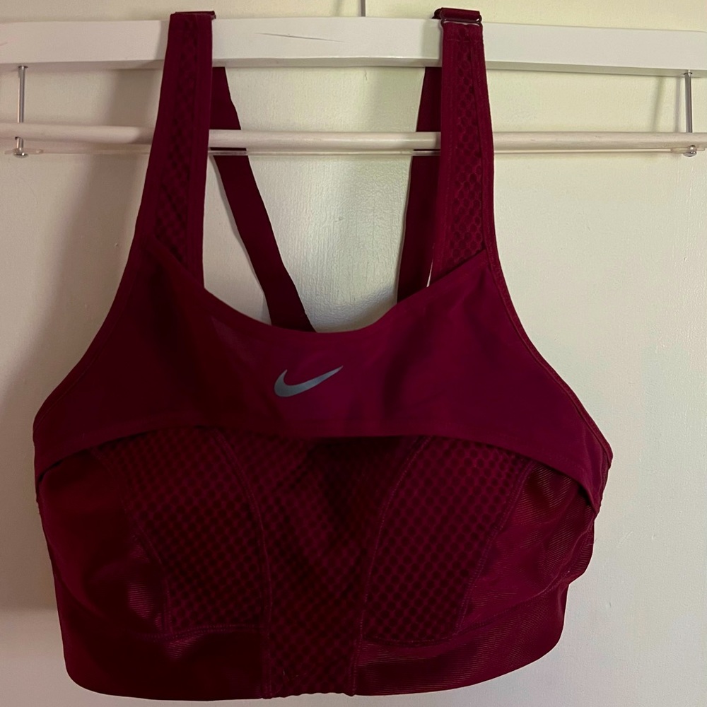 Nike, sports bra, dri-fit. XS.